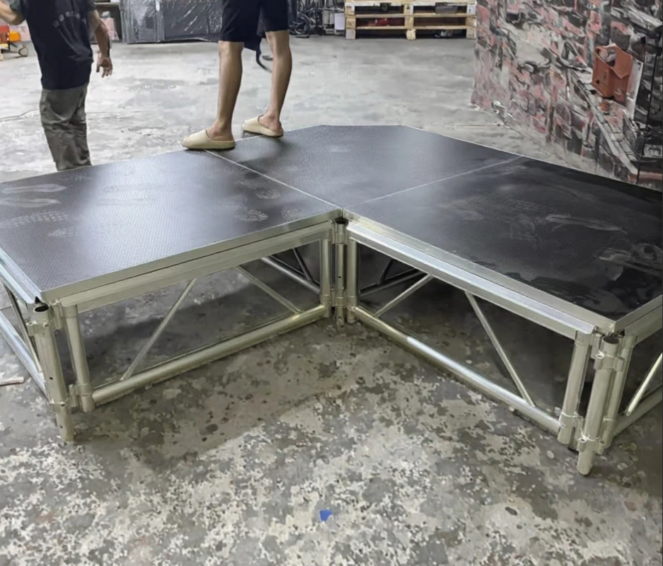 Outdoor Event 4ft by 4ft Portable Aluminium Stage Truss with 1.22*1.22m Modular Design