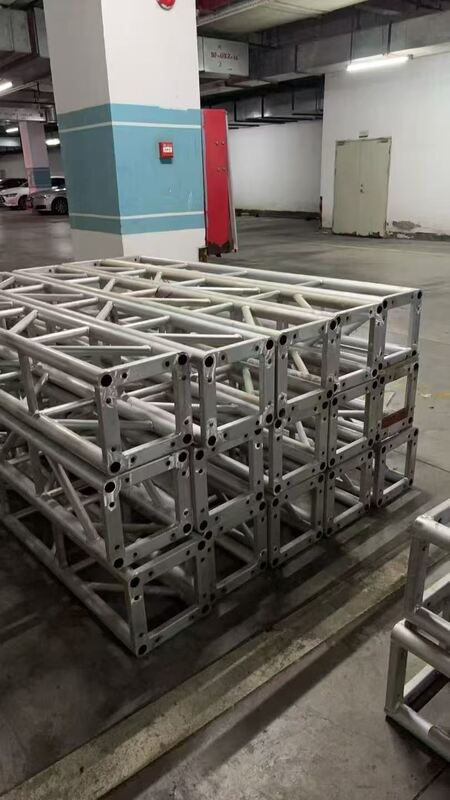 Used 400*600mm Aluminum Alloy 6082-T6 Stage Truss with 300×300 Heavy Duty Triangle Lighting Gantry