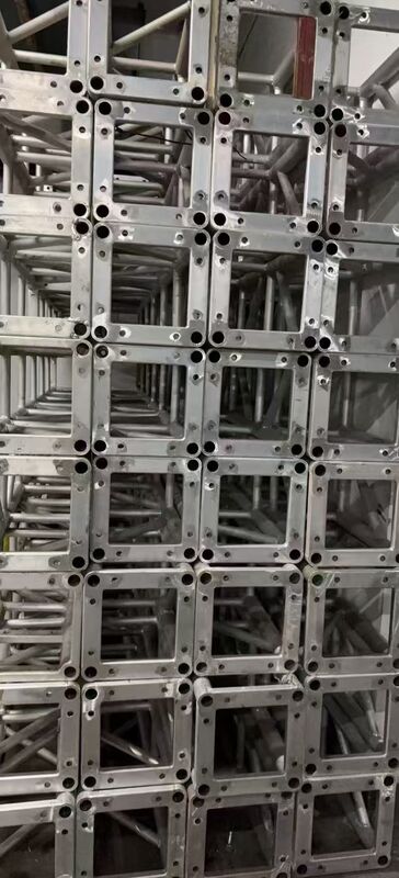 Used 400*600mm Aluminum Alloy 6082-T6 Stage Truss with 300×300 Heavy Duty Triangle Lighting Gantry