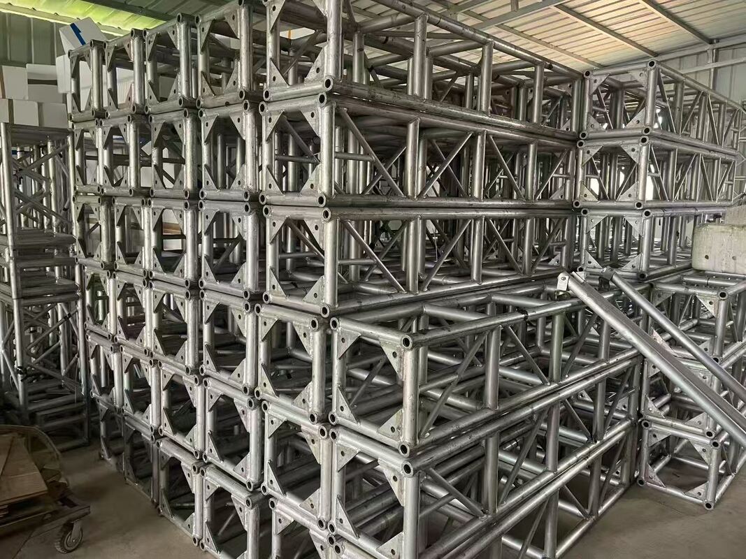 Used 400*600mm Aluminum Alloy 6082-T6 Stage Truss with 300×300 Heavy Duty Triangle Lighting Gantry