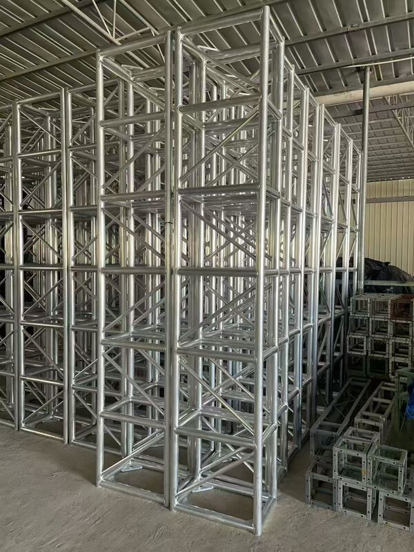 Used 400*600mm Aluminum Alloy 6082-T6 Stage Truss with 300×300 Heavy Duty Triangle Lighting Gantry