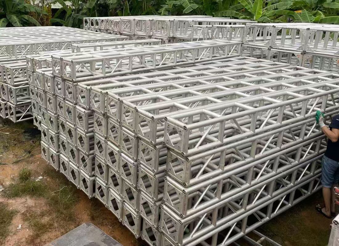 Used 400*600mm Aluminum Alloy 6082-T6 Stage Truss with 300×300 Heavy Duty Triangle Lighting Gantry