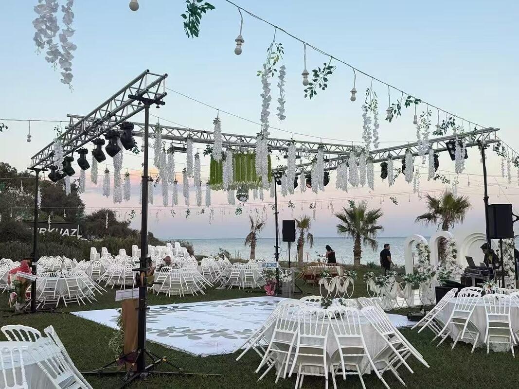 Foldable compact High Voltage Lifting Tower enabling handling and transportation for electrical cable installation tasks